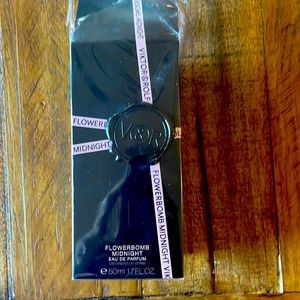 Viktor&Rolf Flower Bomb Midnight eau de parfum spray